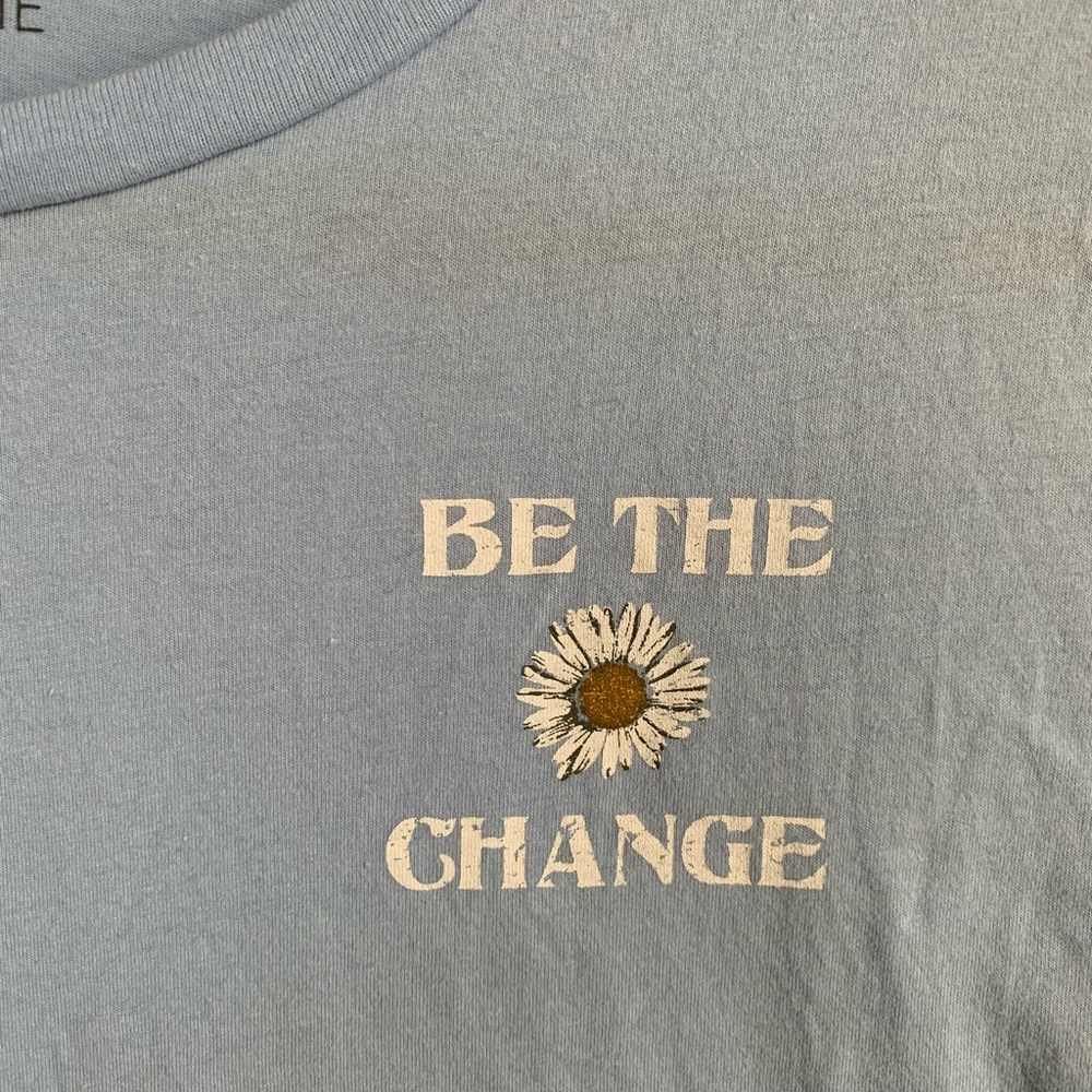 SOCIAL SCENE Blue Floral “Be The Change” Spring Crop Top Womens size XL - Picture 2 of 4